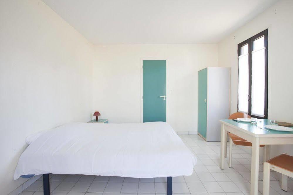 Sous Les Pins Hotel รงซี-เลส์-แบ็งส์ ภายนอก รูปภาพ