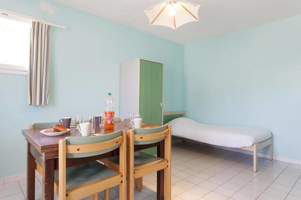 Sous Les Pins Hotel รงซี-เลส์-แบ็งส์ ภายนอก รูปภาพ